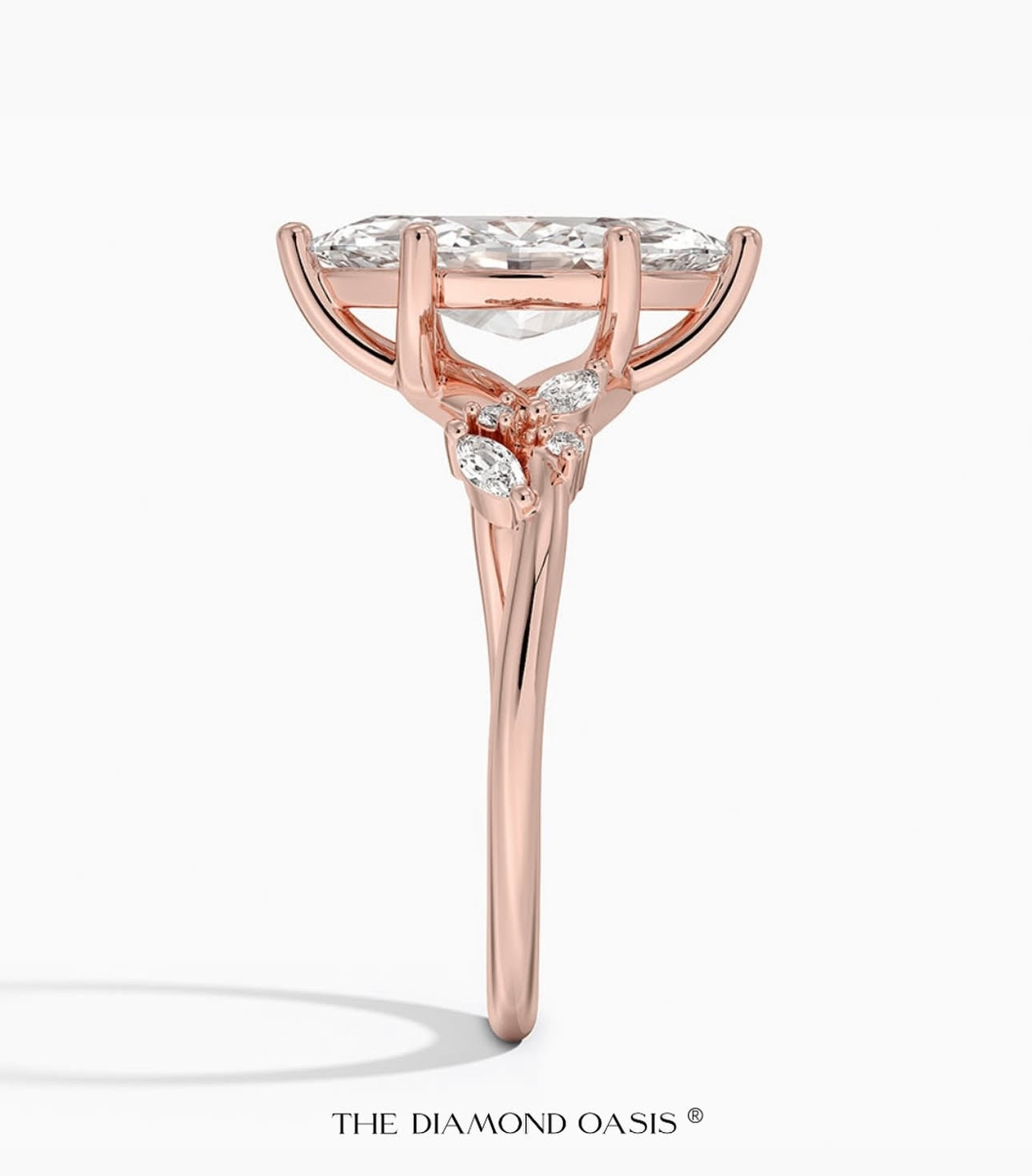 2.5 ct Marquise Lab Diamond VS1 F + 0.4 carat side diamond | Gold 18K