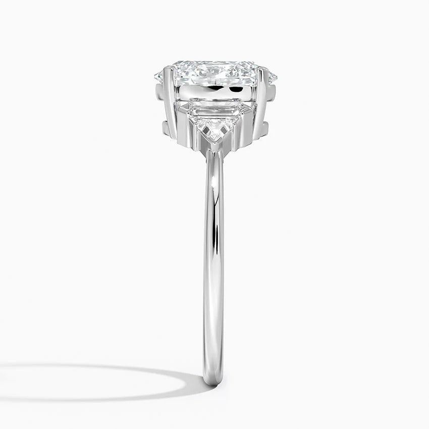 Violet Accents (Baguette and Trillion Side Stones) Lab Diamond Ring in 18K Gold - Oval