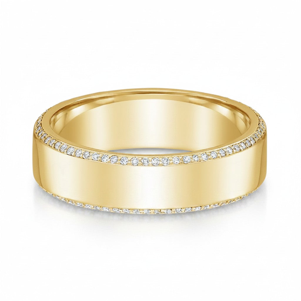 My Store 4 18K solid gold men's ring featuring a row of lab-grown diamonds along the edges in a sleek design.