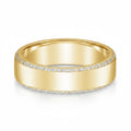 My Store 4 18K solid gold men's ring featuring a row of lab-grown diamonds along the edges in a sleek design.