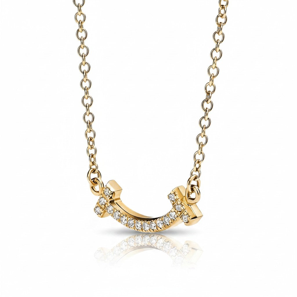 My Store 4 18K solid gold smile necklace featuring a curved bar pendant set with sparkling lab-grown diamonds.