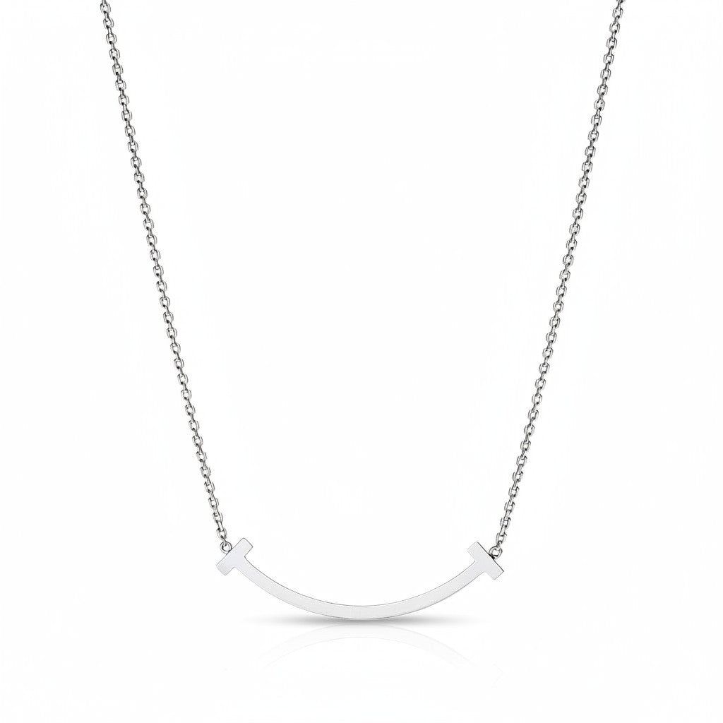 My Store 4 18K solid gold medium smile necklace with a curved bar pendant on a delicate chain