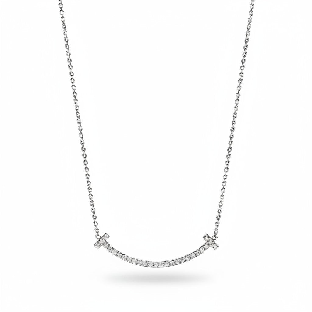 My Store 4 18K solid gold medium smile necklace featuring a curved bar pendant set with lab-grown diamonds.