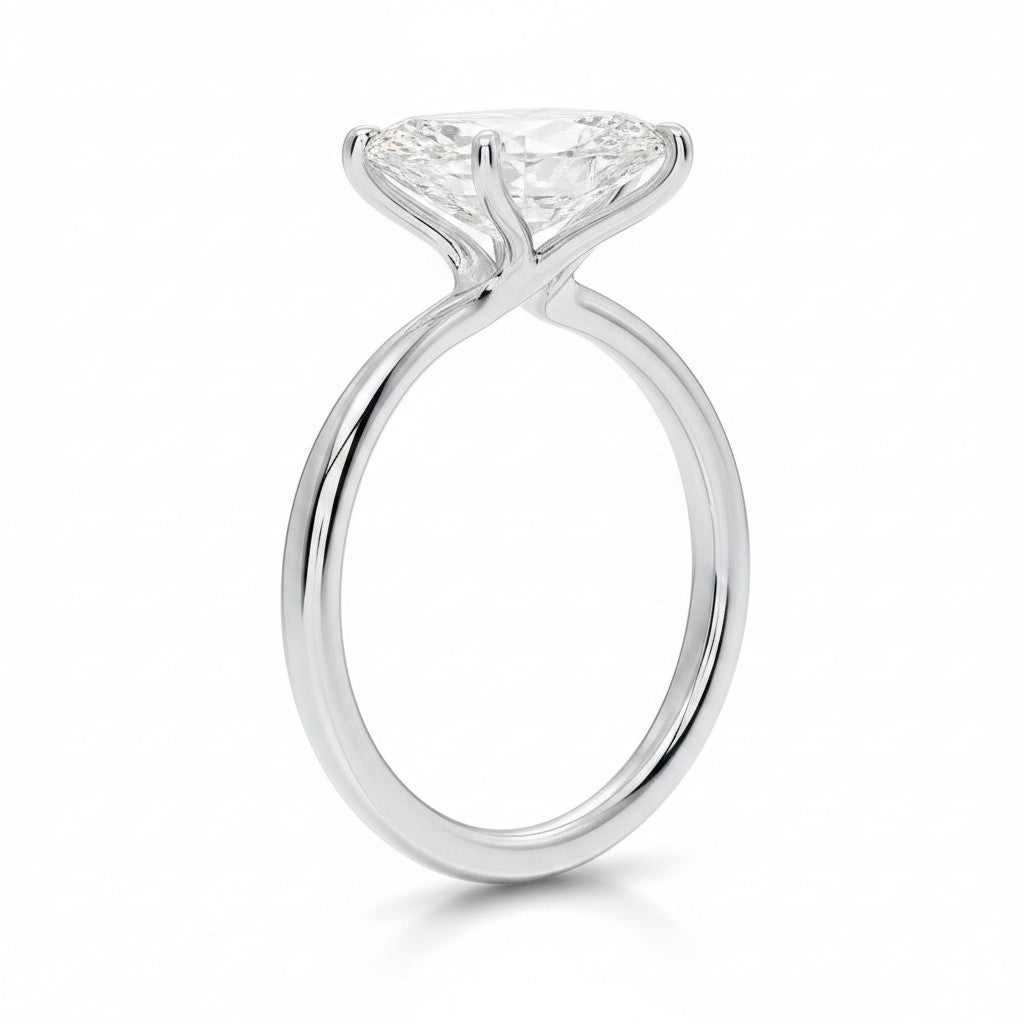 My Store 4 18K solid gold solitaire ring featuring a brilliant lab-grown diamond in a classic prong setting.