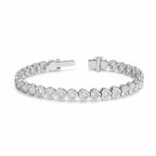 My Store 4 18K solid gold bracelet featuring heart-shaped lab-grown diamonds in polished bezel settings.