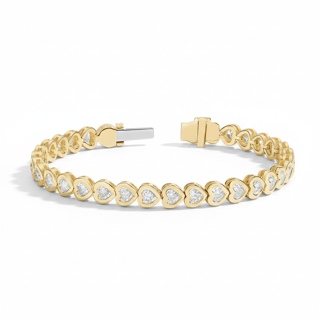 My Store 4 18K solid gold bracelet featuring heart-shaped lab-grown diamonds in polished bezel settings.