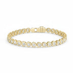 My Store 4 18K solid gold bracelet featuring heart-shaped lab-grown diamonds in polished bezel settings.