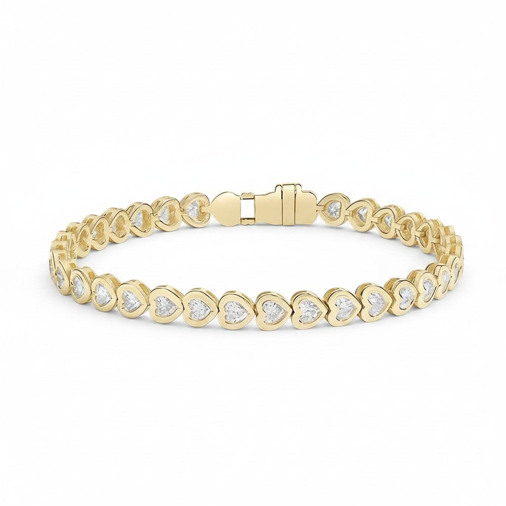 My Store 4 18K solid gold bracelet featuring heart-shaped lab-grown diamonds in polished bezel settings.
