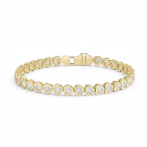 My Store 4 18K solid gold bracelet featuring heart-shaped lab-grown diamonds in polished bezel settings.