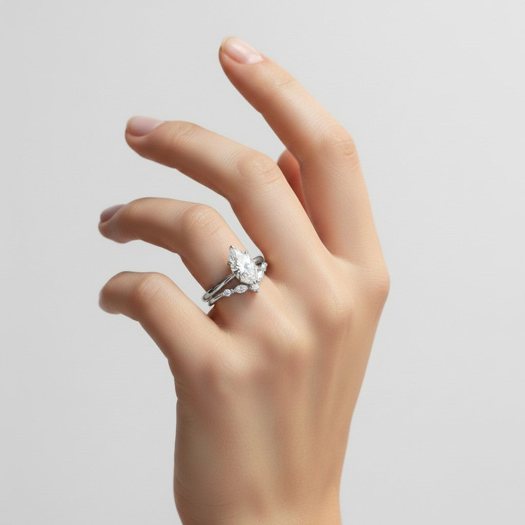 My Store 4 18K solid gold Antoinette marquise-cut lab-grown diamond ring set worn on a woman's finger