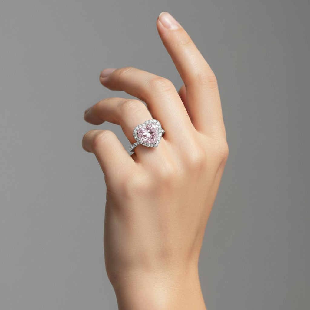 My Store 4 18K solid gold ring featuring a pink heart-cut lab-grown diamond with a sparkling diamond halo setting