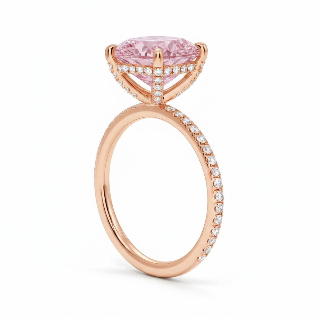 My Store 4 18K solid gold ring featuring a pink heart-cut lab-grown diamond with pavé-set diamond accents.