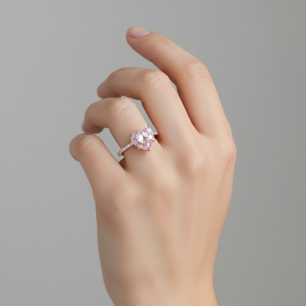 My Store 4 18K solid gold ring featuring a pink heart-cut lab-grown diamond with pavé setting on a woman's finger