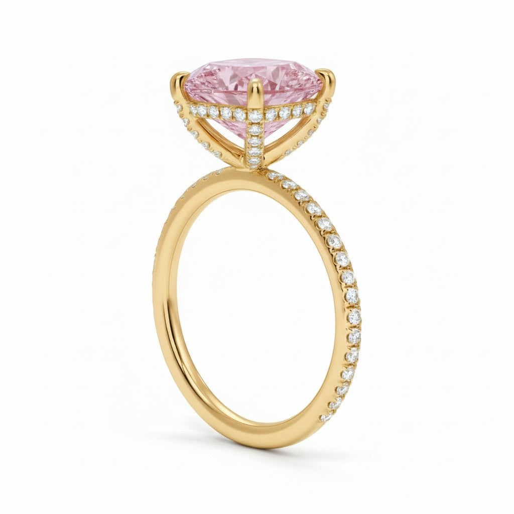 My Store 4 18K solid gold ring featuring a pink heart-cut lab-grown diamond with pavé-set diamond band