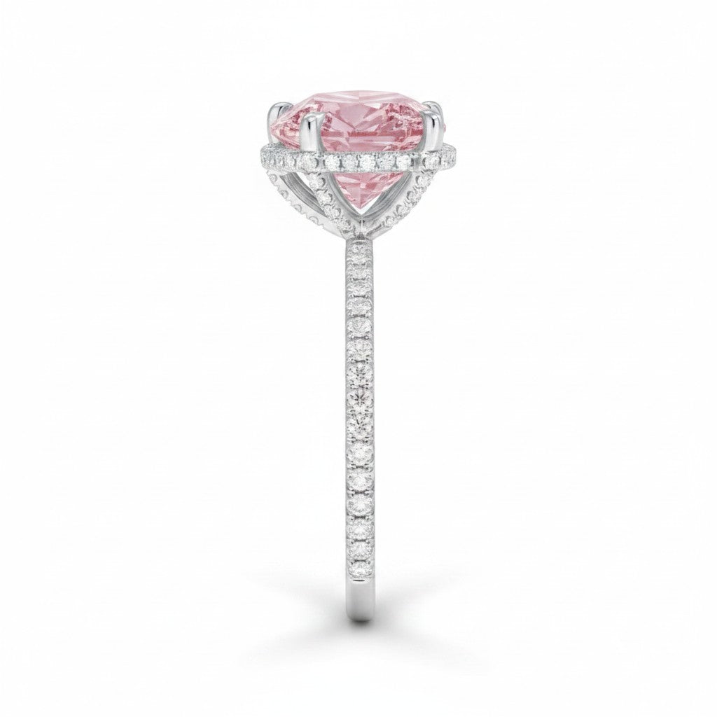 My Store 4 18K solid gold ring featuring a heart-cut pink lab-grown diamond with a sparkling pavé-set diamond band.